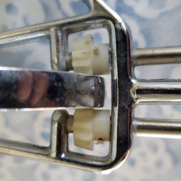 Vintage Handheld Mixer Vintage Handheld Beater Farmhouse Decor - Picture 9 of 12